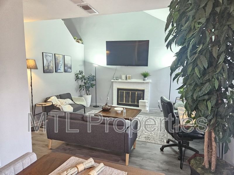 11526 Turn Stone Ct - Photo 5 of 29