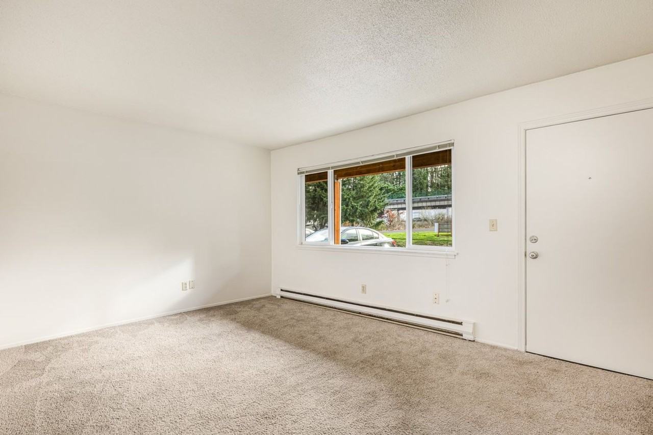1725 Southwest Multnomah Boulevard #03 - Photo 6 of 18