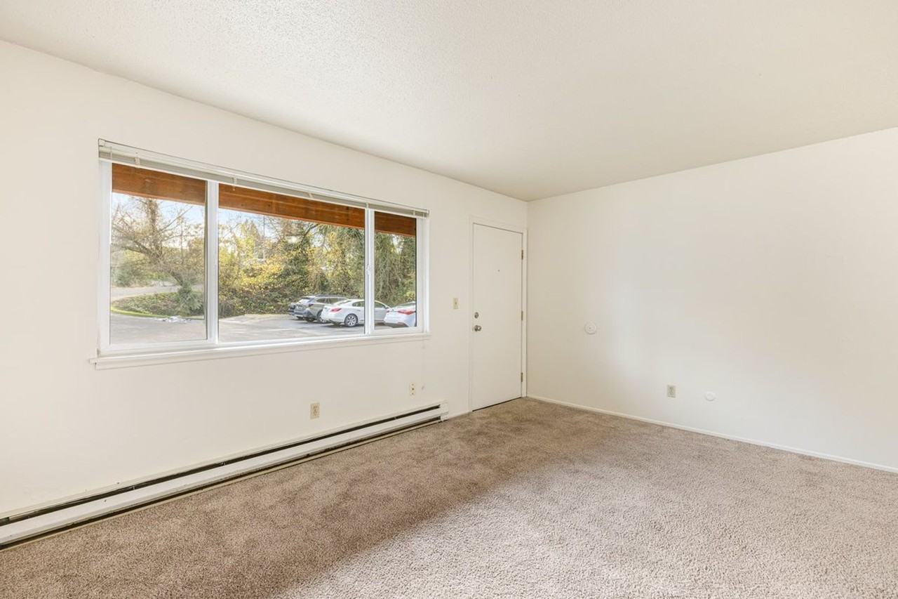 1725 Southwest Multnomah Boulevard #03 - Photo 7 of 18