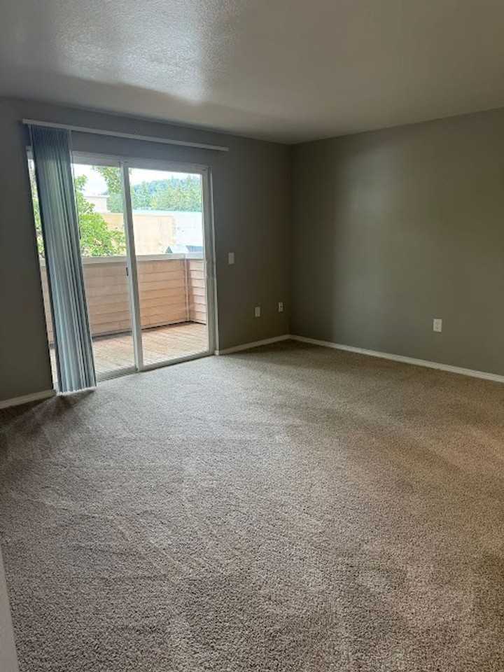 16916 Se Powell Blvd #12 - Photo 2 of 12