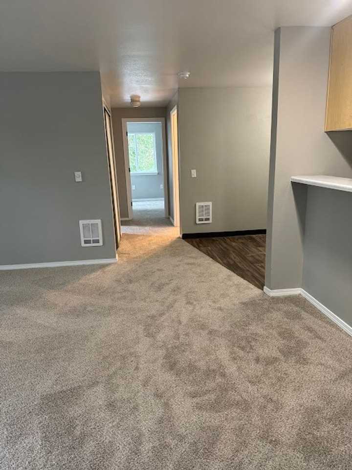 16916 Se Powell Blvd #12 - Photo 3 of 12