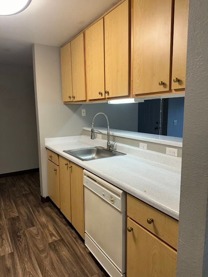 16916 Se Powell Blvd #12 - Photo 7 of 12