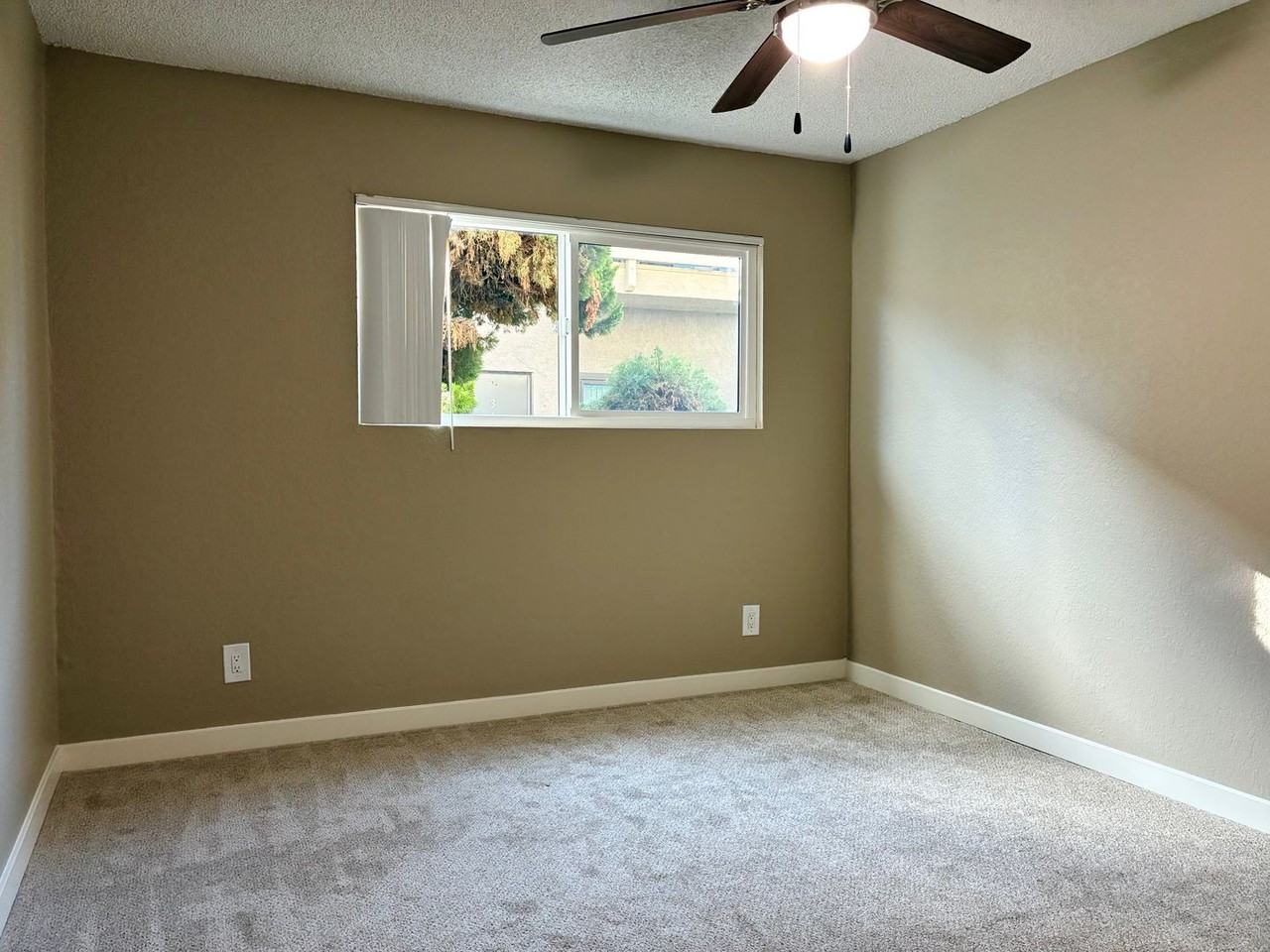 Country Apartments - Photo 6 of 18