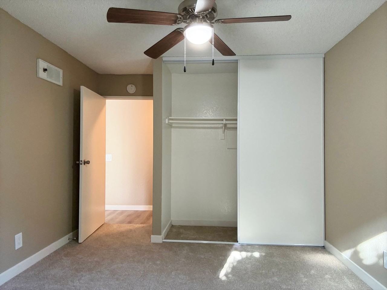 Country Apartments - Photo 7 of 18