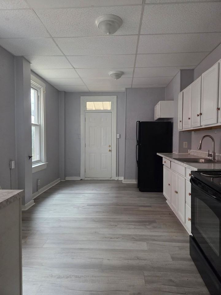 246 West Jackson Street - Photo 2 of 13