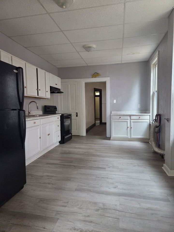 246 West Jackson Street - Photo 3 of 13
