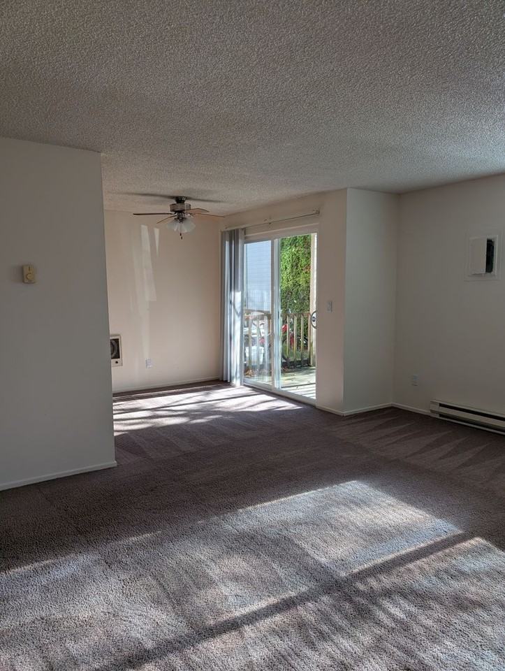 #440 MEYERS SQUARE APTS - Photo 3 of 11