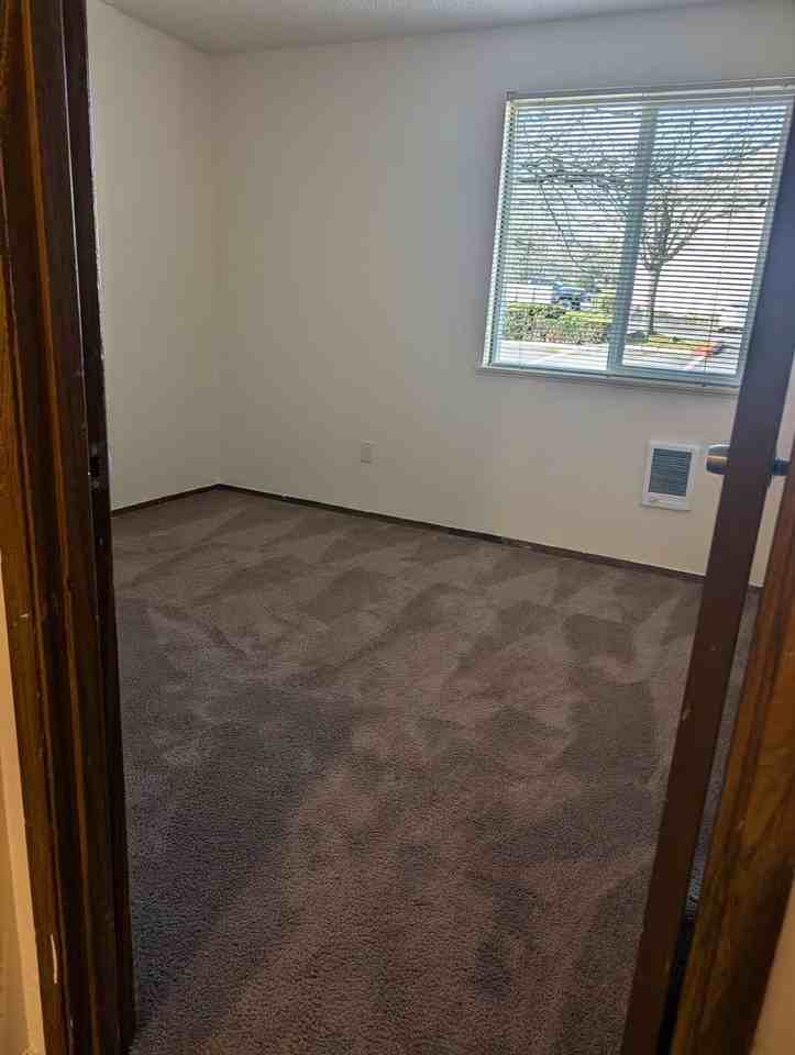 #440 MEYERS SQUARE APTS - Photo 7 of 11