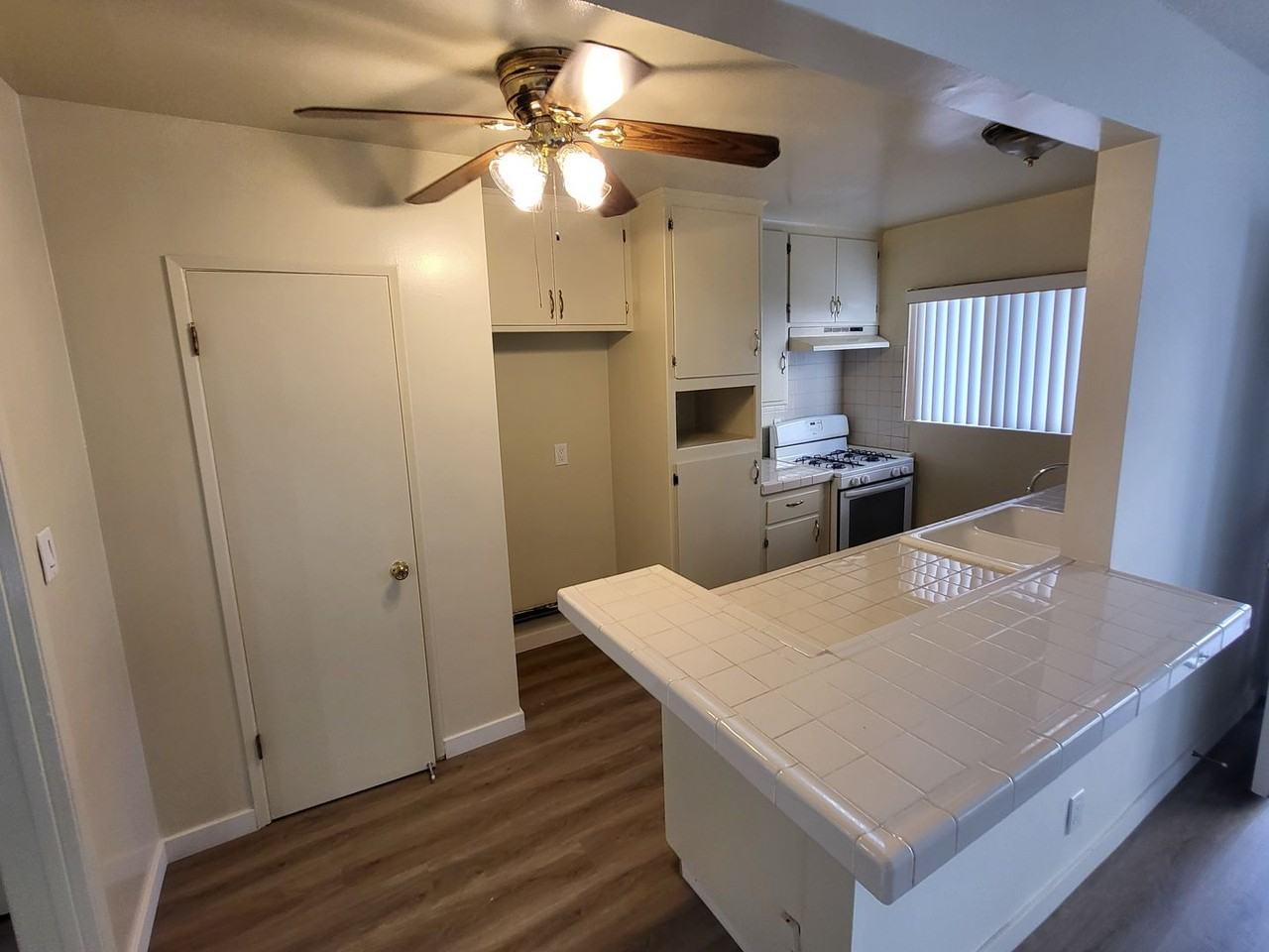 140 E. Spring St. - Photo 4 of 36