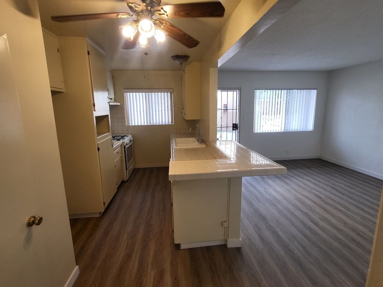 140 E. Spring St. - Photo 5 of 36