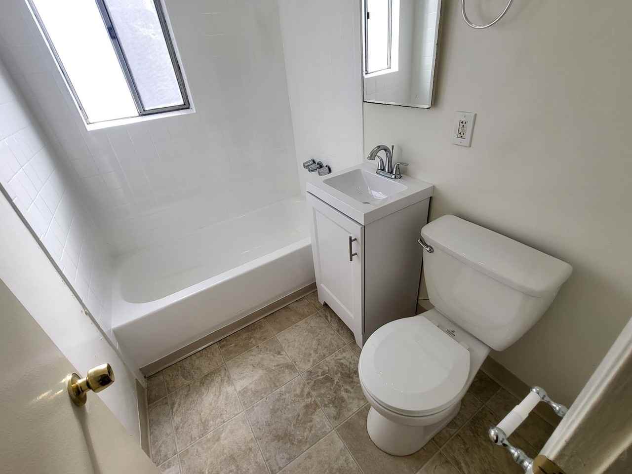 140 E. Spring St. - Photo 7 of 36