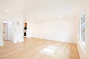 748 N Hudson Avenue - Photo 1 of 1