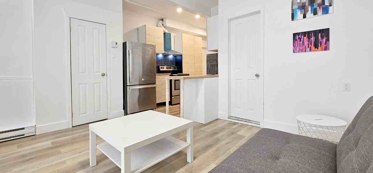 Av. Coloniale & Rue Roy E #55 - Photo 7 of 14