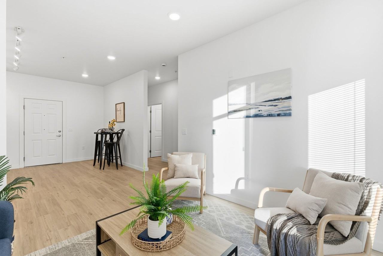 951 W Walton Ave #404 - Photo 7 of 37