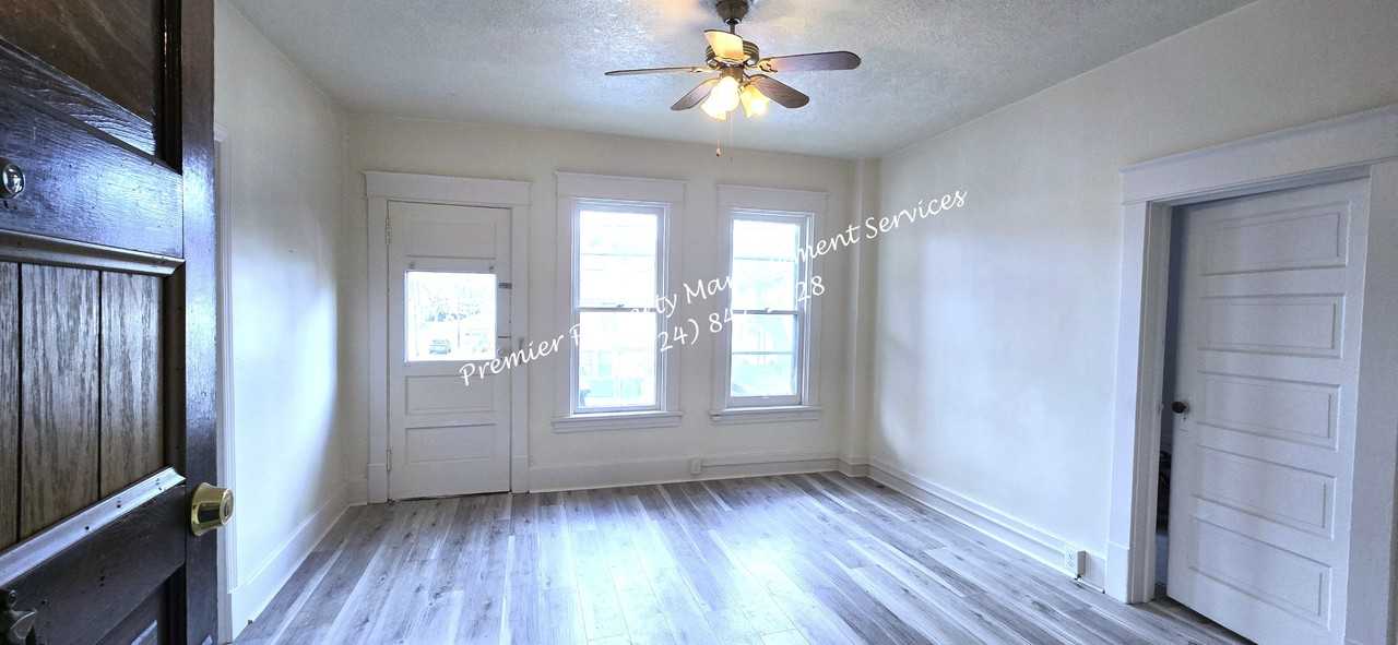 331 W North St (Butler) - Photo 2 of 16