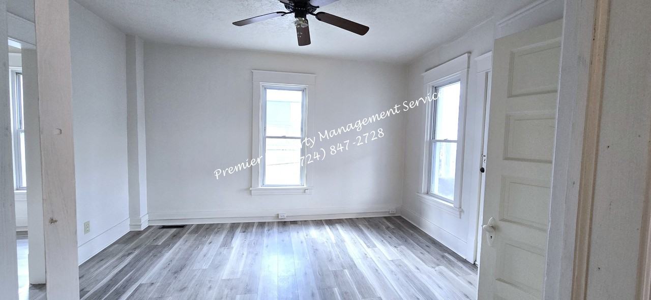 331 W North St (Butler) - Photo 3 of 16