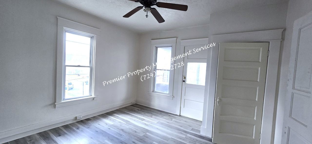 331 W North St (Butler) - Photo 4 of 16