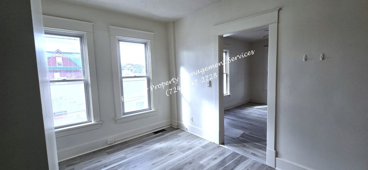 331 W North St (Butler) - Photo 7 of 16