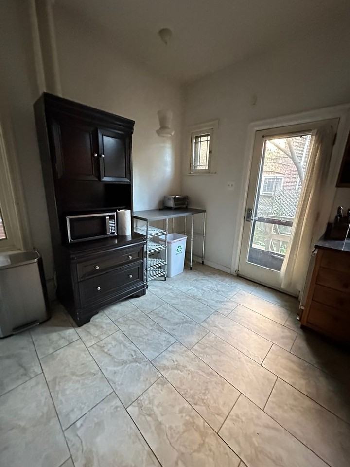 325 N 34th st - Photo 4 of 20