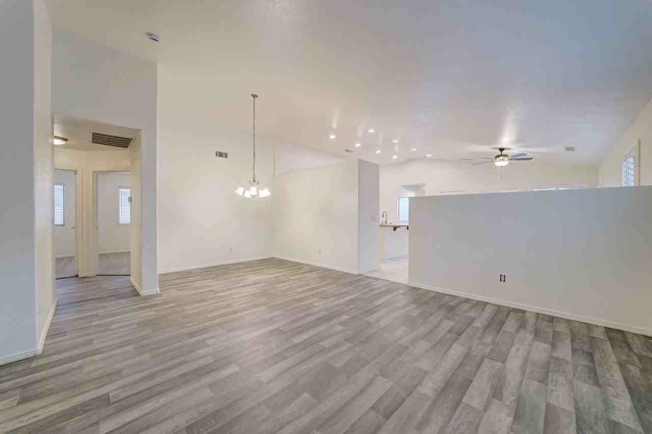 17511 W Ocotillo Ave - Photo 5 of 36