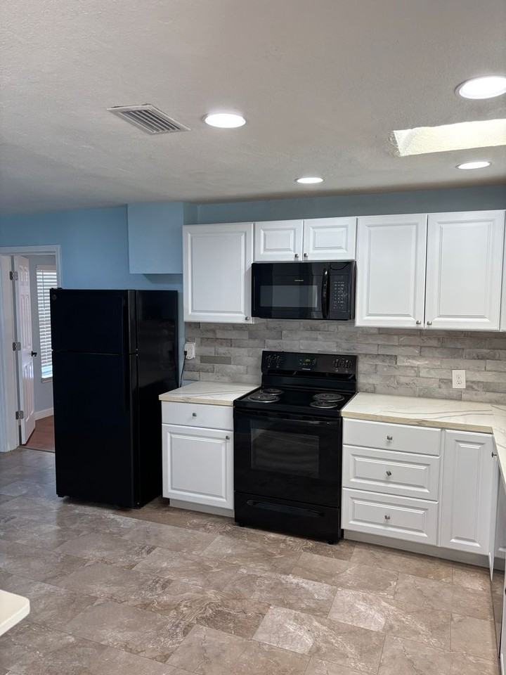 9939 Lillian Hwy - Photo 3 of 20