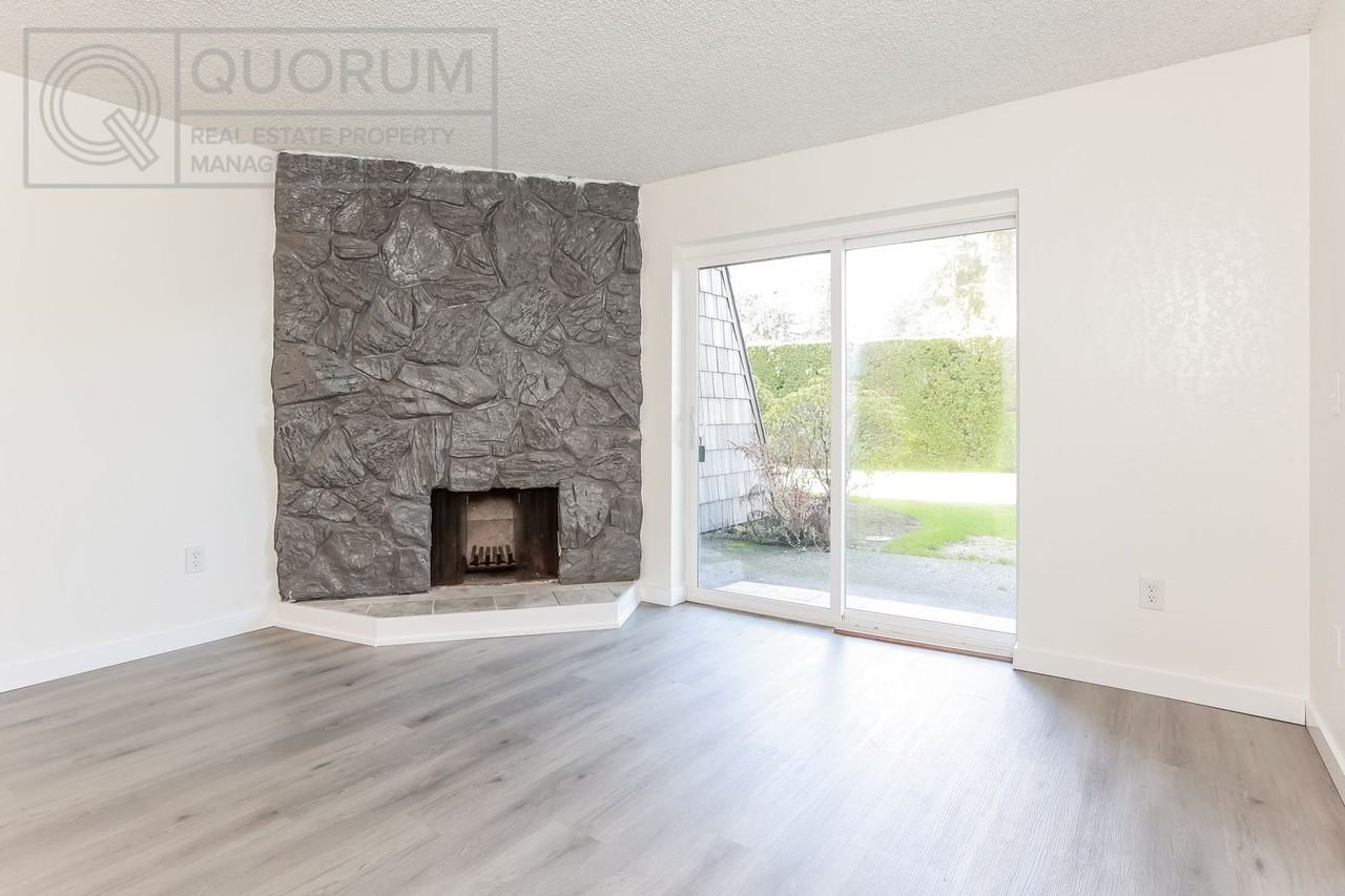 21615 80th Avenue West #101 - Photo 3 of 23