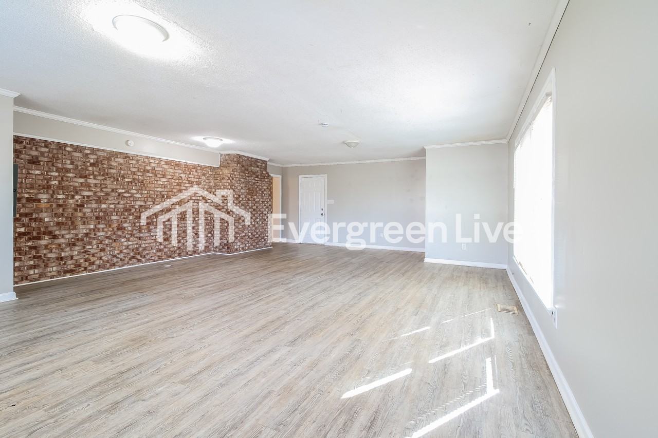 614 Pine Hill Drive - Photo 4 of 16