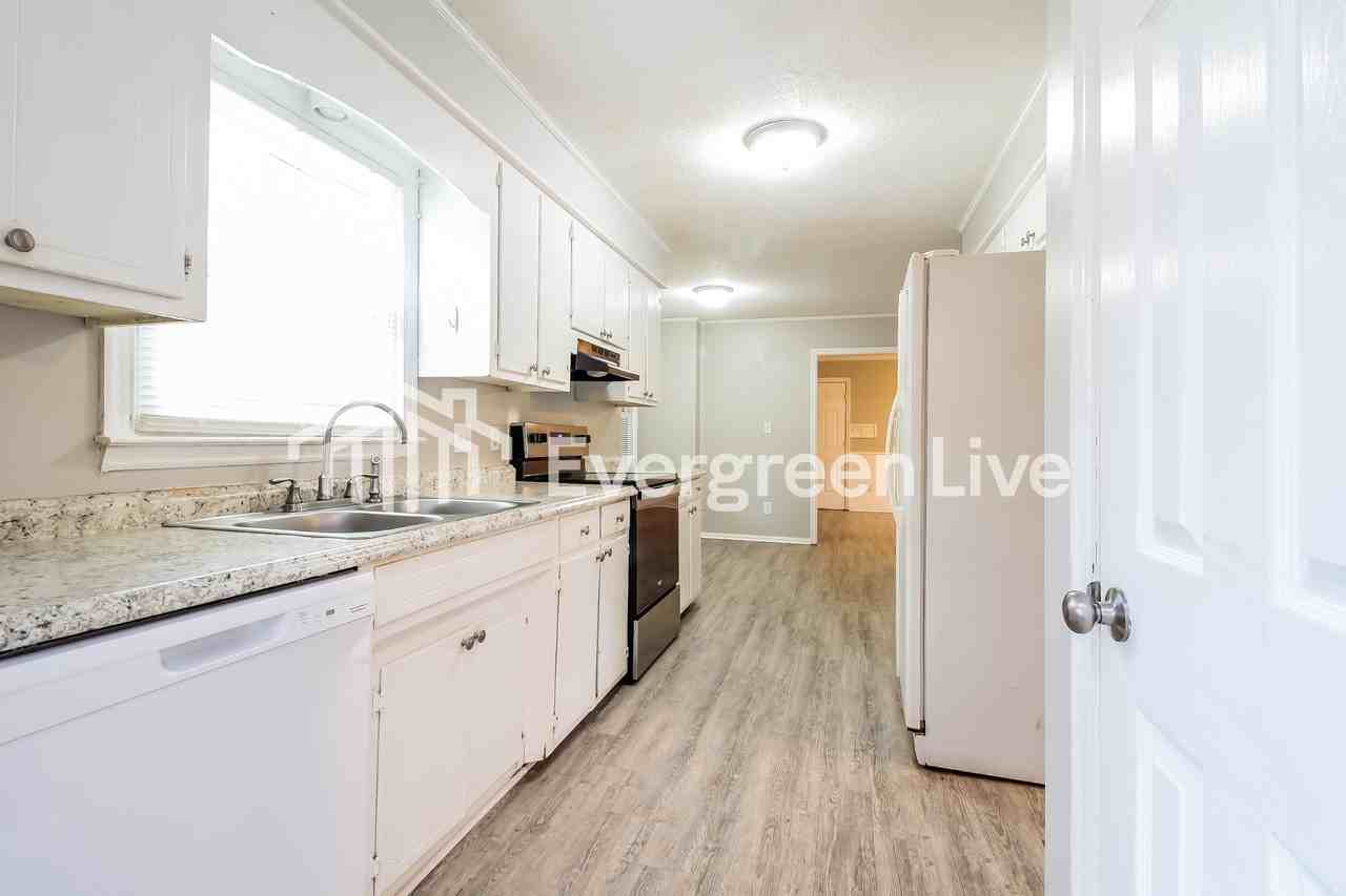 614 Pine Hill Drive - Photo 7 of 16