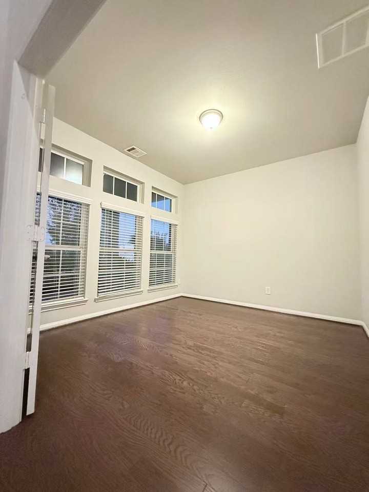 24323 Marcello Lakes Drive - Photo 6 of 10