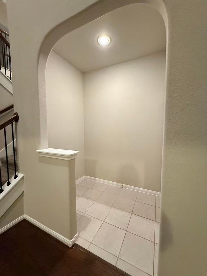 24323 Marcello Lakes Drive - Photo 7 of 10