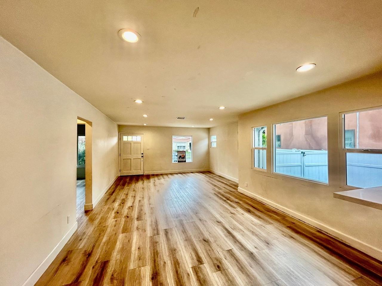 2127 South Sycamore Avenue - Photo 6 of 23