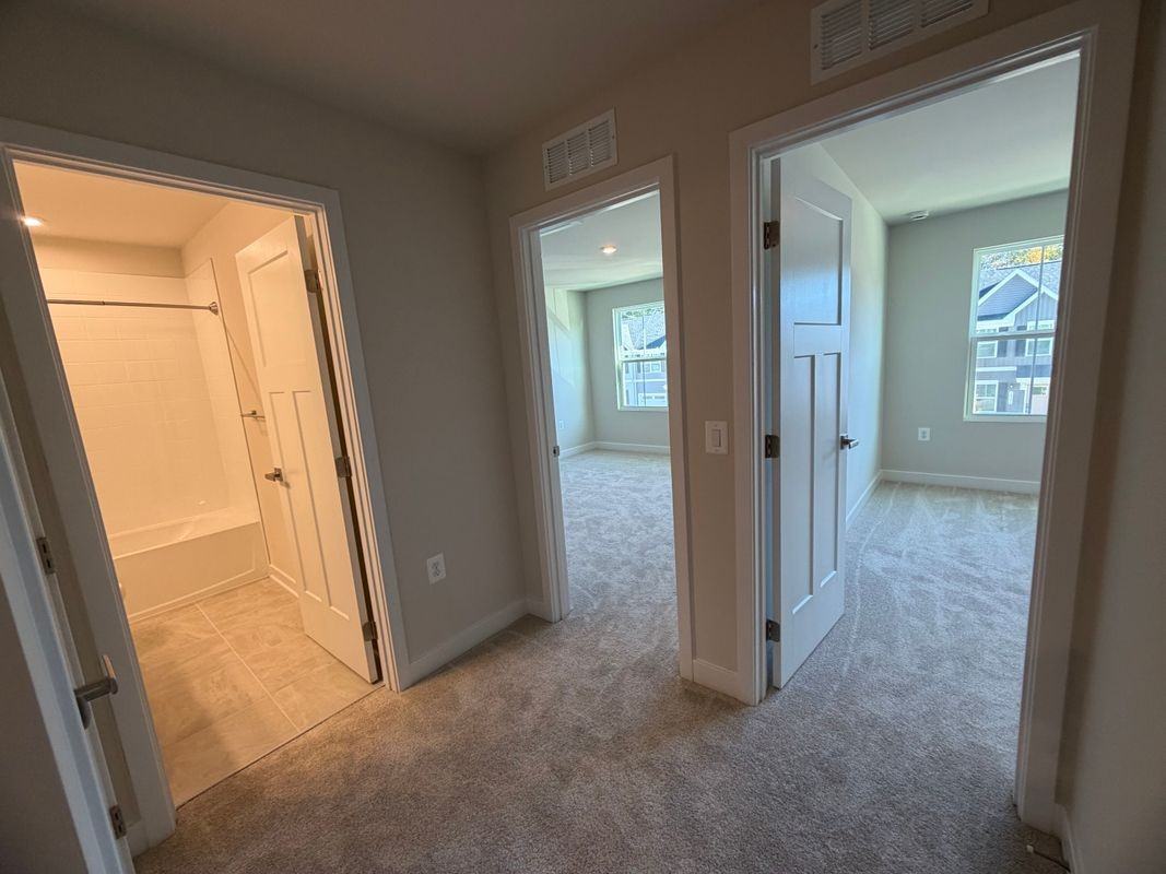 18347 Centennial Cir - Photo 4 of 11