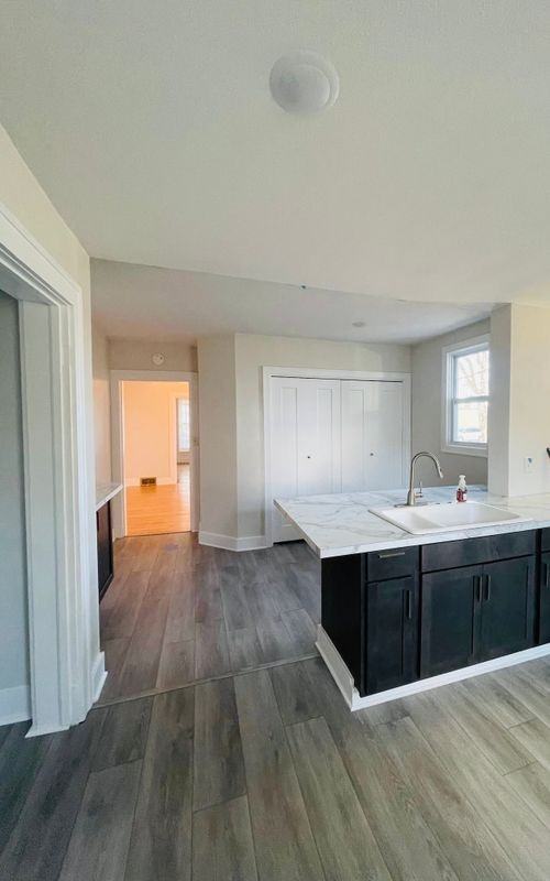 116 West 4th Street - Photo 3 of 12