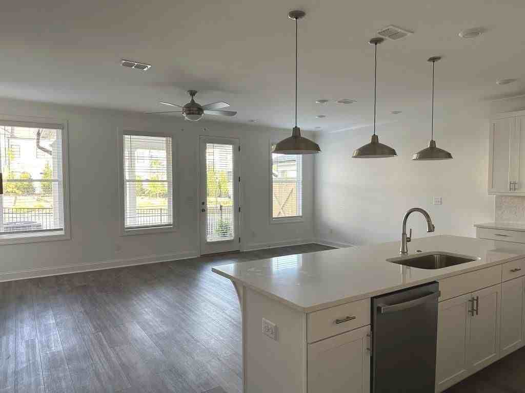 5105 Riden Ct - Photo 6 of 15