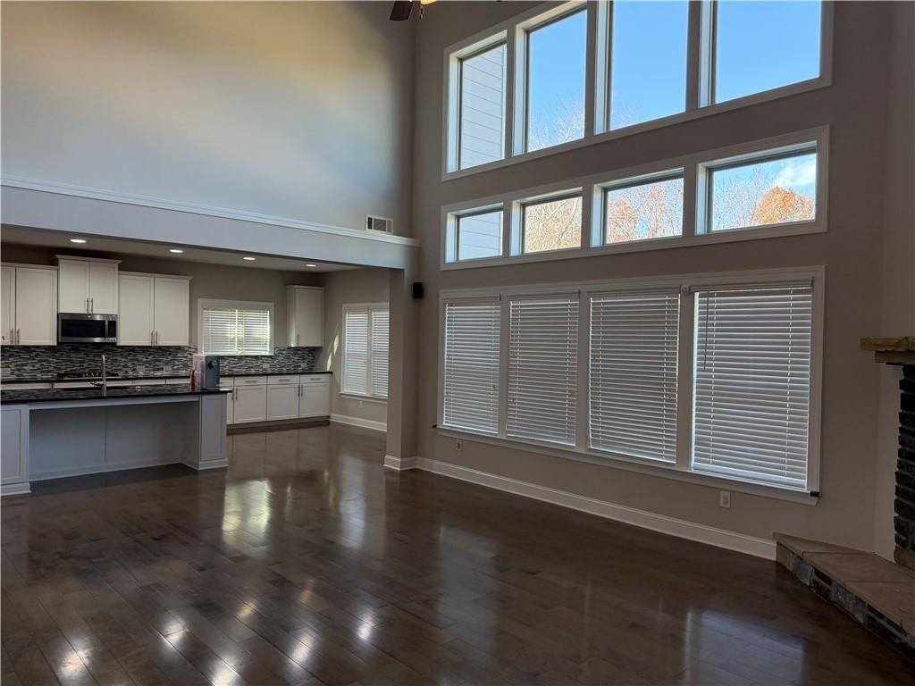 5670 Bridleton Crossing - Photo 6 of 23