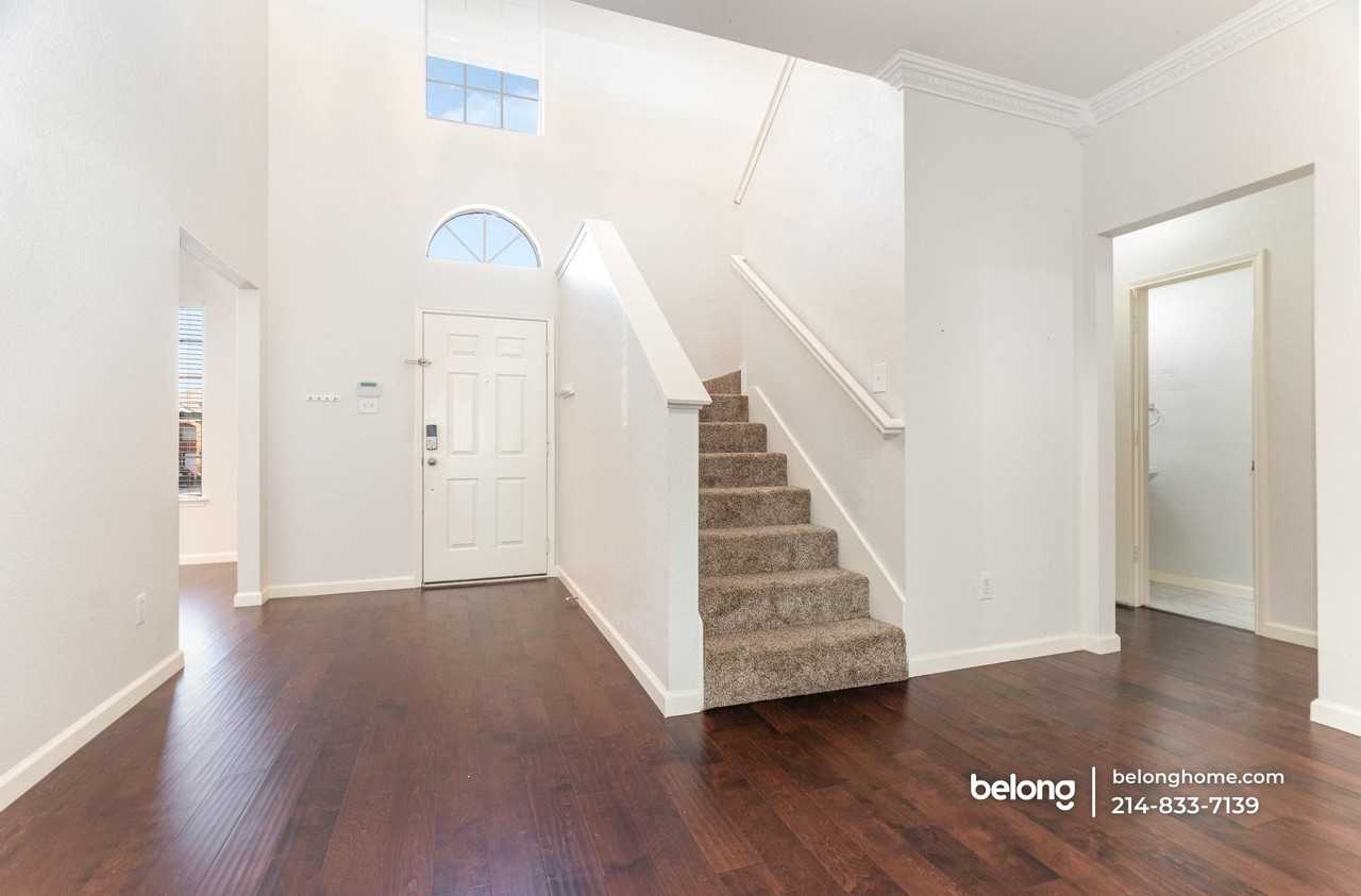 3611 3611 Valley Forge Drive - Photo 3 of 21