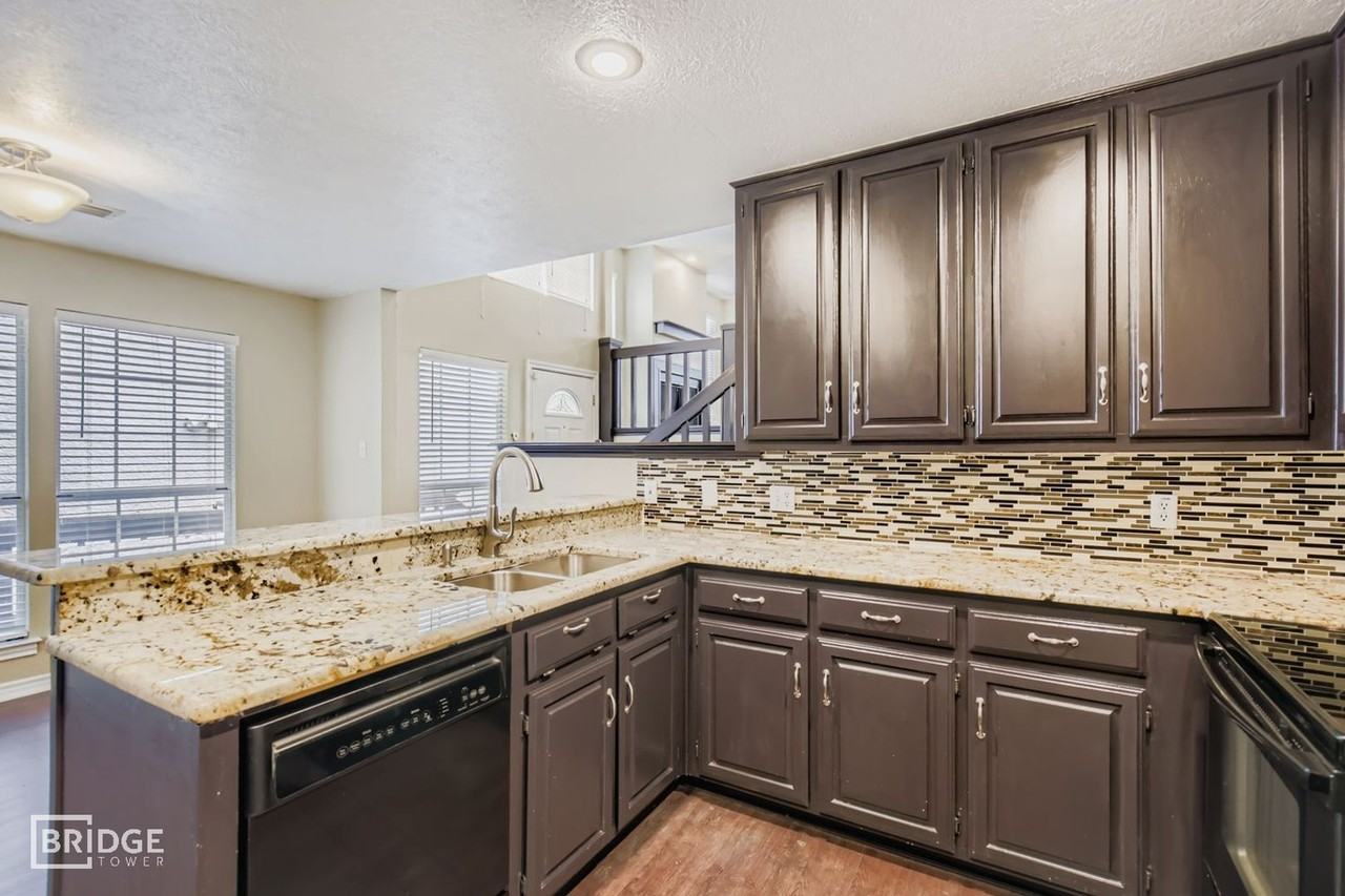 3323 Augusta Blvd - Photo 4 of 27