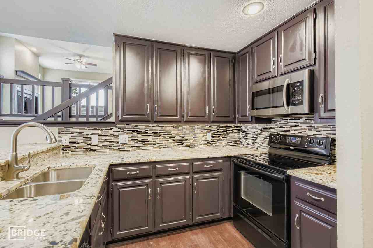 3323 Augusta Blvd - Photo 5 of 27