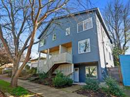 featured image of 4810 Southeast Franklin Street