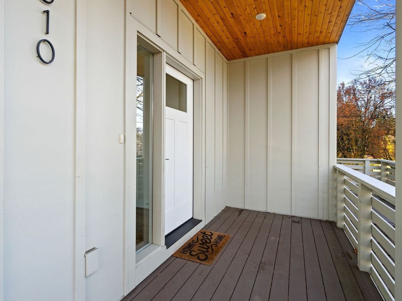 4810 Southeast Franklin Street - Photo 3 of 40