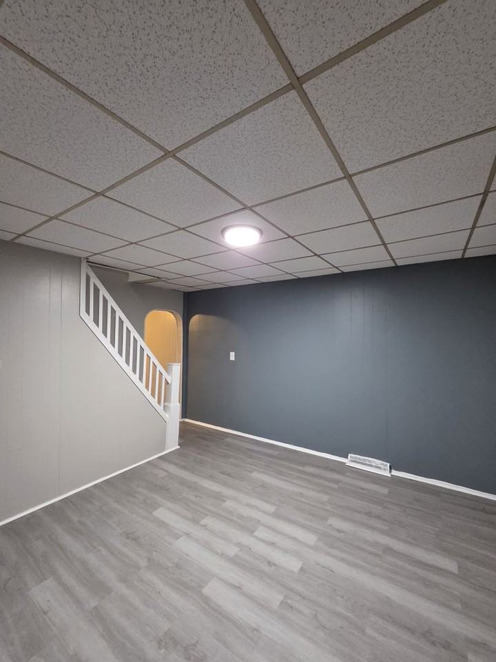 220 Furman Street - Photo 6 of 12