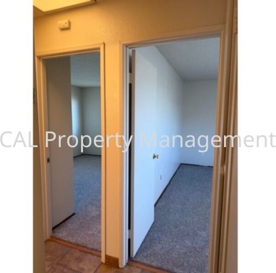 1831 Cherokee Dr - Photo 4 of 12