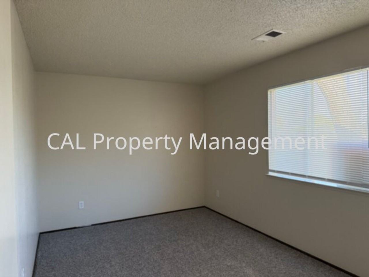 1831 Cherokee Dr - Photo 5 of 12