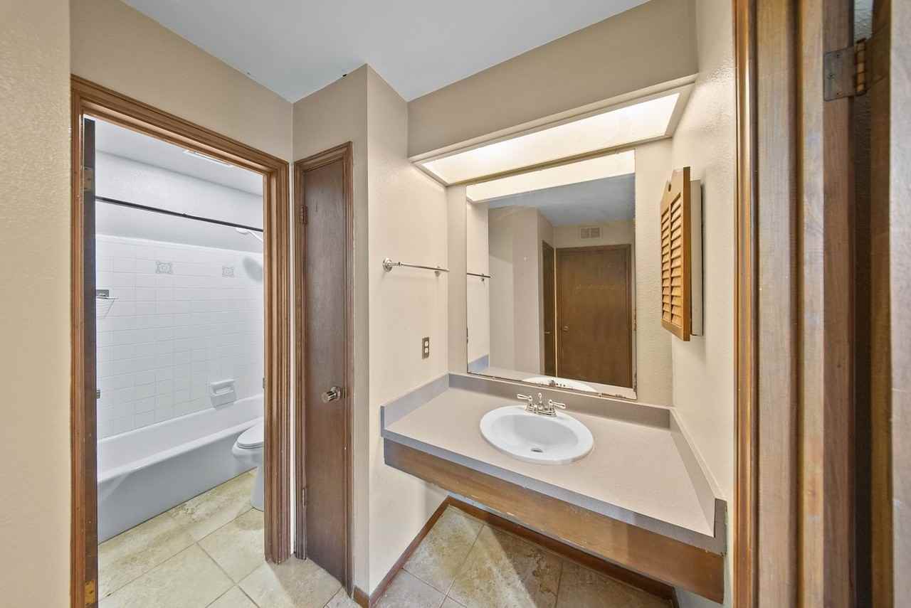 2100 College Drive - Photo 3 of 8