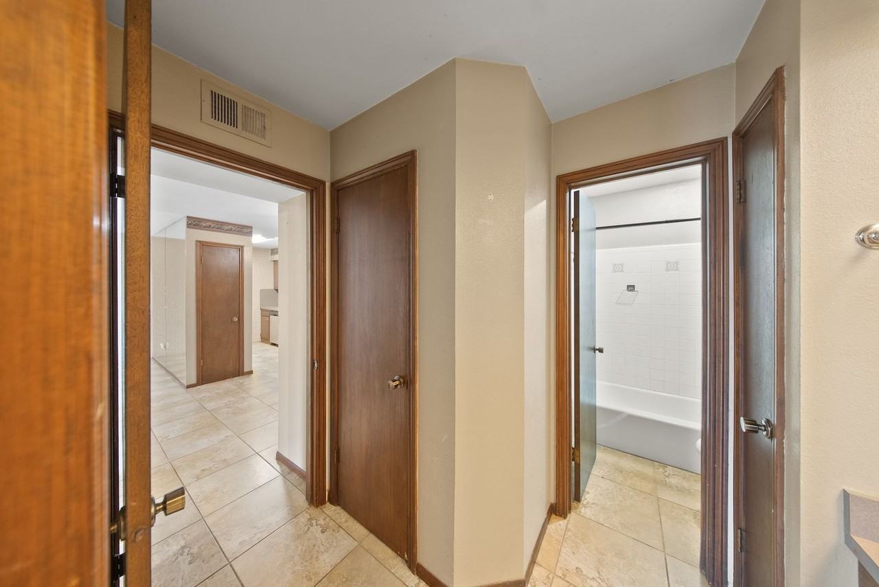 2100 College Drive - Photo 4 of 8