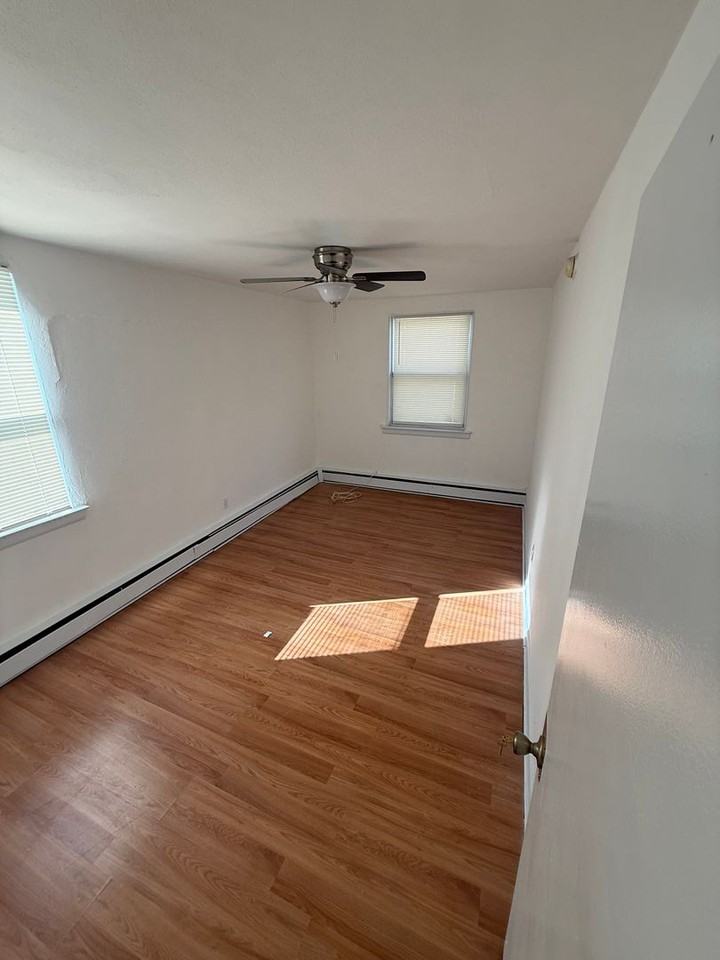 6720 Rising Sun Ave - Photo 3 of 12