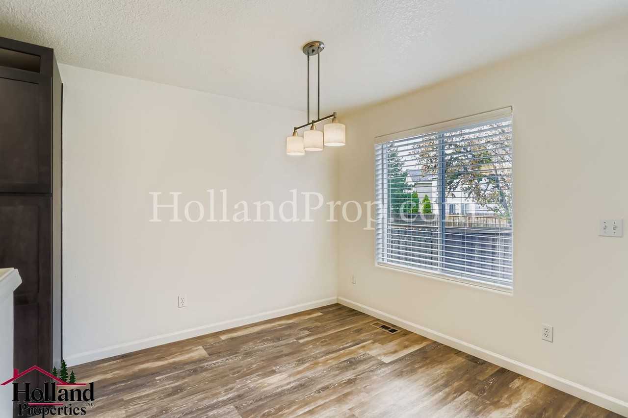 5269 Ne Schoeler Cir - Photo 4 of 25