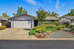 featured image of 4895 Summit View Drive