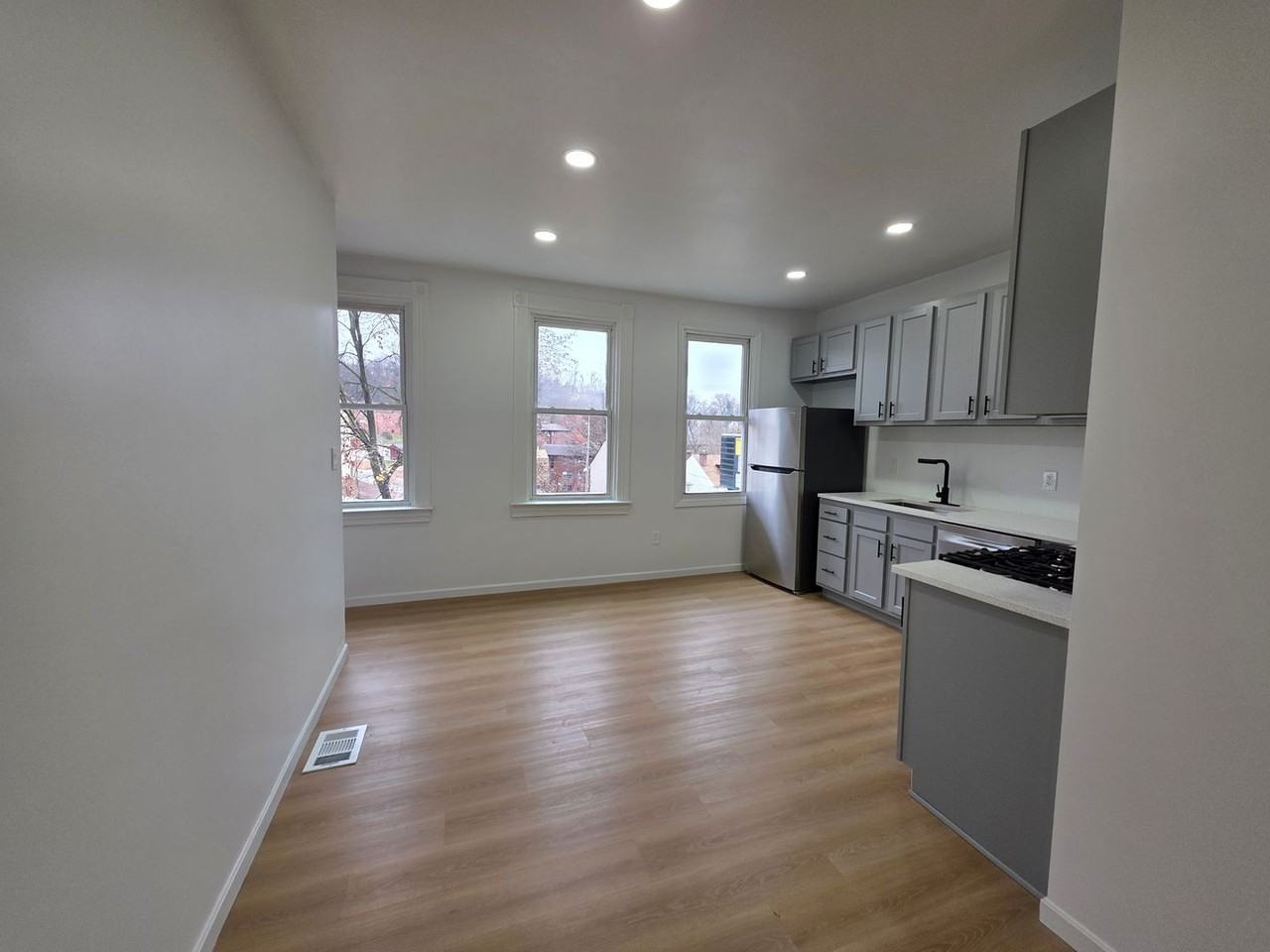 36 Woessner Ave - Photo 3 of 24