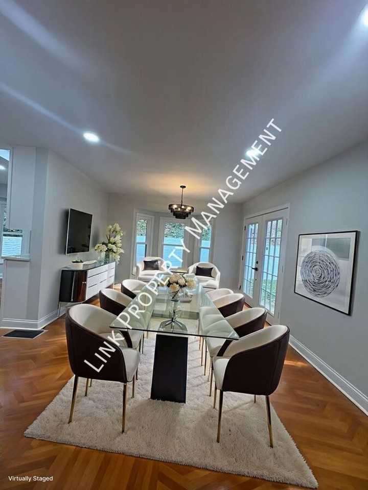 3235 Haywood Ave - Photo 4 of 50